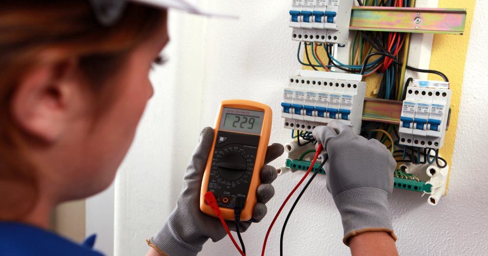 Woman Undertaking Electrical Testing Aspect Ratio 760 400